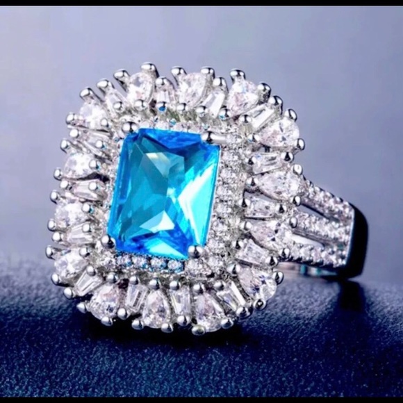 New!! S925 Silver Aquamarine Emerald Cut  Ring! - Picture 4 of 6